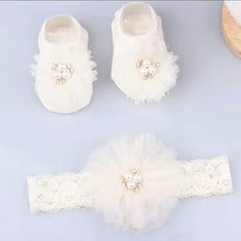 Load image into Gallery viewer, Baby Headband &amp; Socks 2pc set
